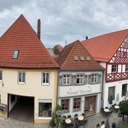 Juraperle - Historisch Und Modern - 1 *