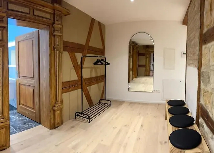 Juraperle - Historisch Und Modern - 1 *